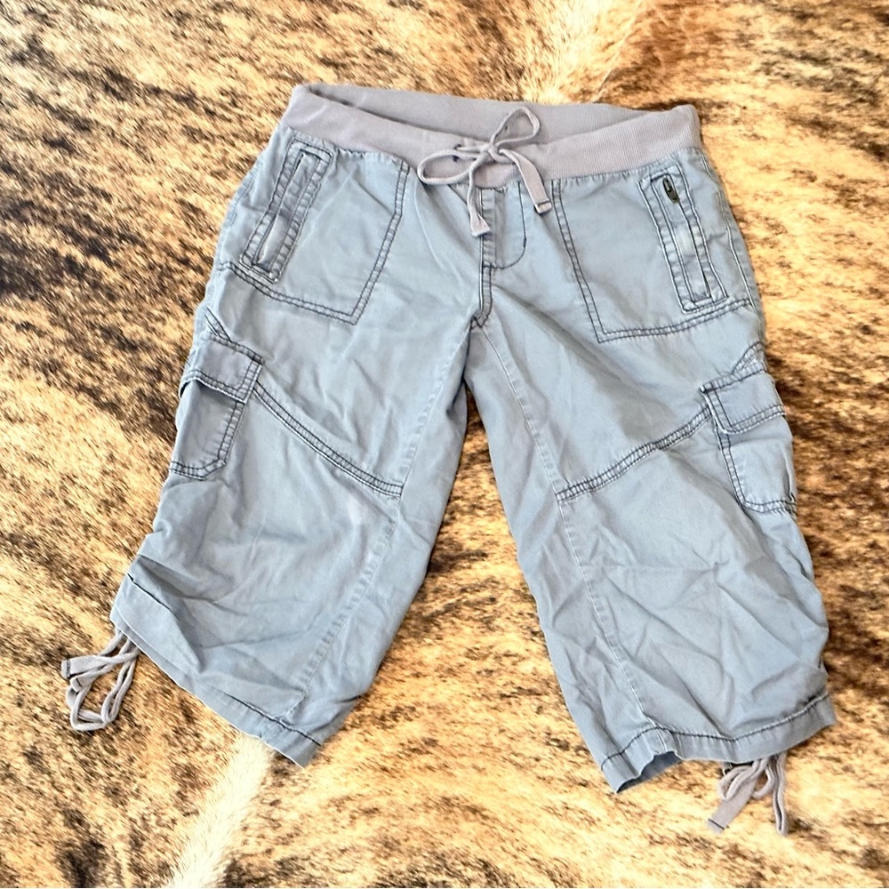 Capri cargo pants
